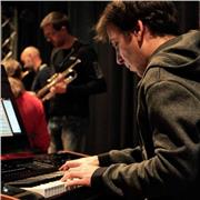 Clases online de piano, teoría musical, armonía, solfeo, producción musical